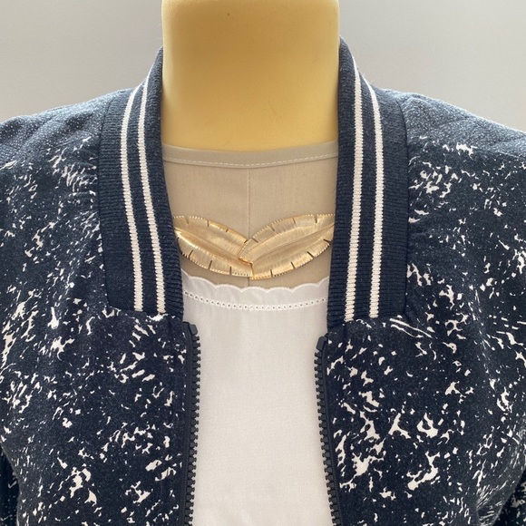 Pull & Bear Light bomber jacket black/white print - Picture 3 of 10